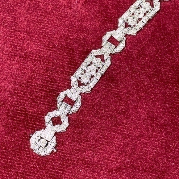 Exclusive Natural Dimond bracelet solid gold new great for the weeding, bride